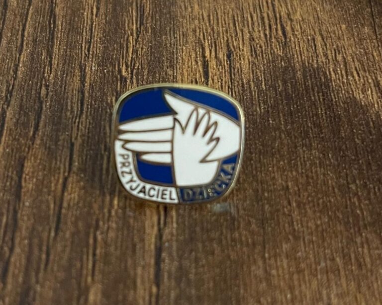 Odznaka Przyjaciela Dziecka Towarzystwa Przyjaciół Dzieci dla Kanclerza Stanisława Widockiego