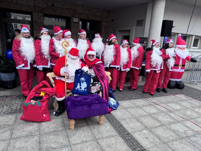 Nalot  Świętych Mikołajów z WSHE – fotorelacja